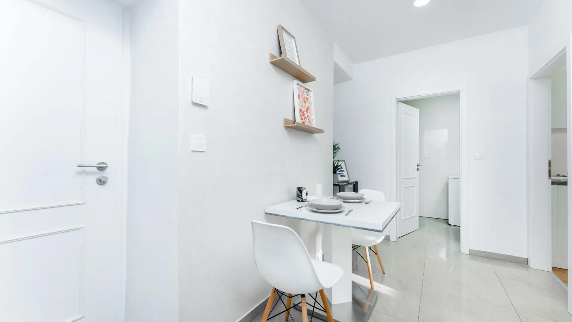 Sunny One Bedroom Apartment By Rentero プラハ